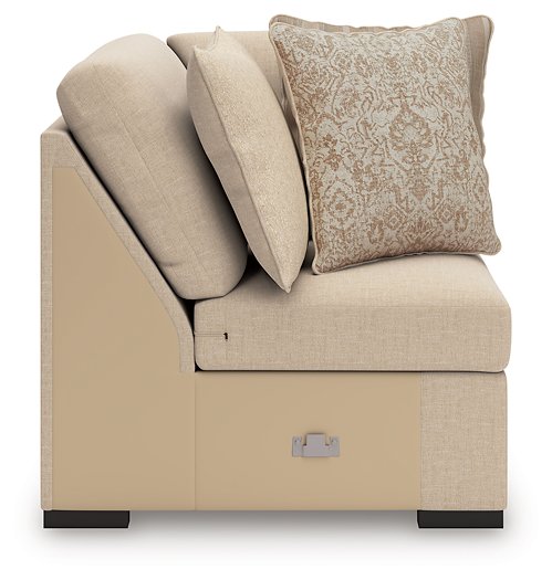 LadyMae Sectional with Chaise - Barr’s Furniture (Riverside CA)