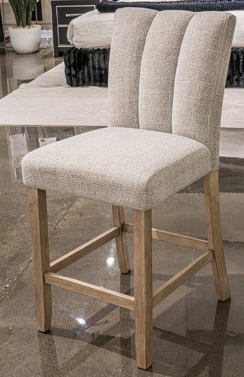 Larawyn Counter Height Barstool - Barr’s Furniture (Riverside CA)