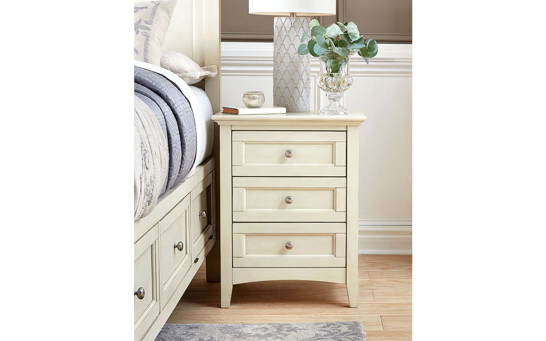 Northlake 3-Drawer Nightstand