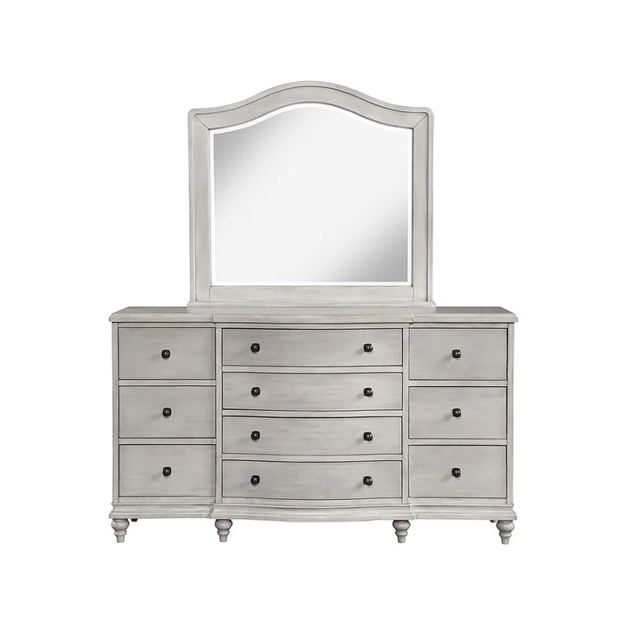 Delilah Dresser