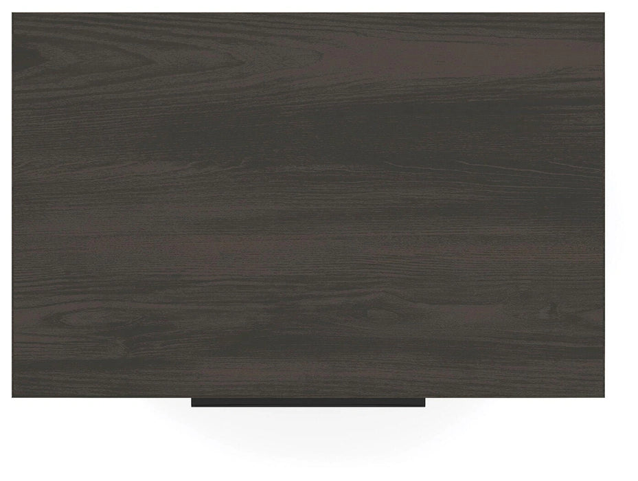 Shaehartin Nightstand